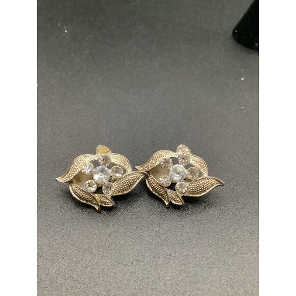 VINTAGE Silver Tone & Rhinestone Floral Style Clip on earrings - Picture 1 of 4